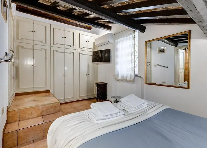 Trevi Legend Penthouse Apartment *