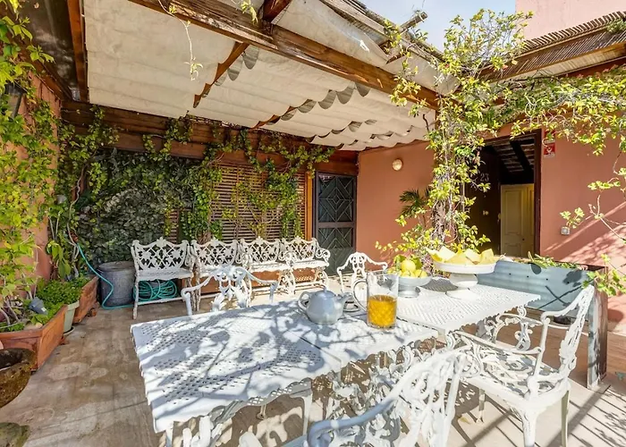 Trevi Legend Penthouse Apartment *